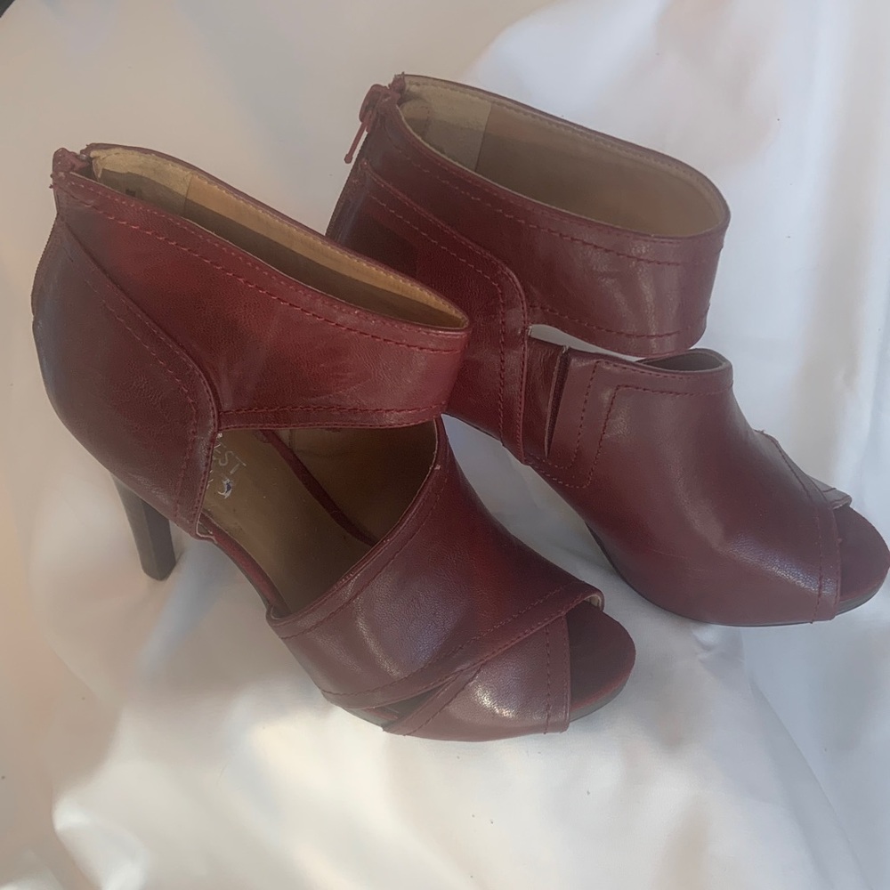 Chic Burgundy Peep-Toe Heels